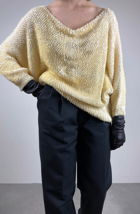 Maglia in paillettes fatta a mano