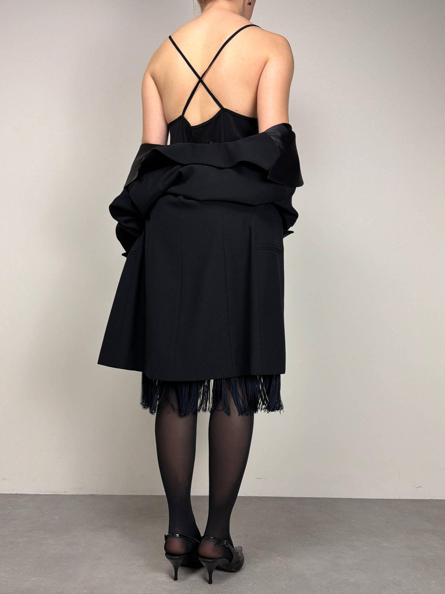 Abito vintage con frange e ricami