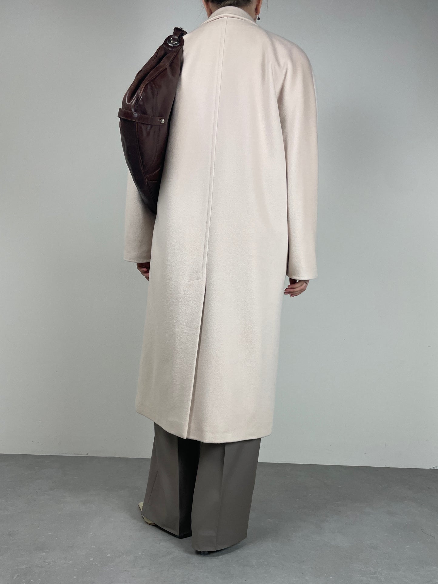 Cappotto in beaver di lana angora e cashmere color cipria