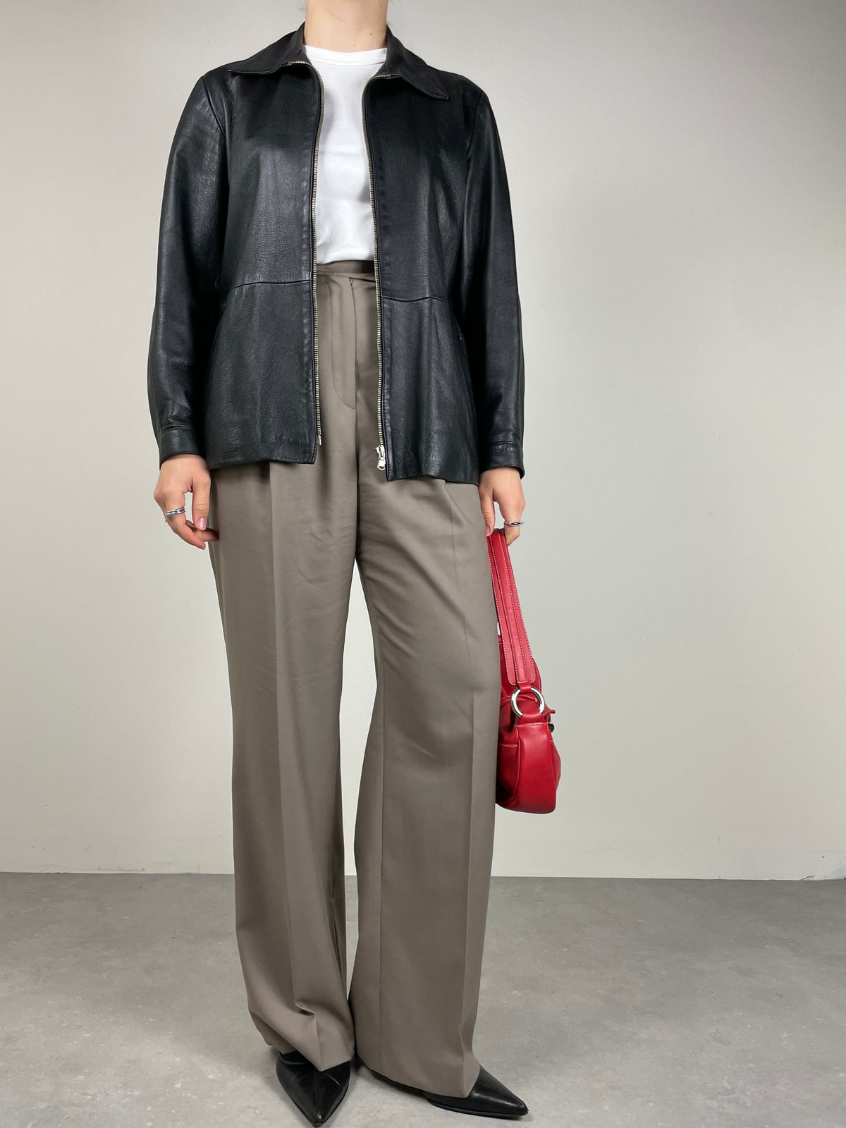 Giacca minimal in vera pelle nera