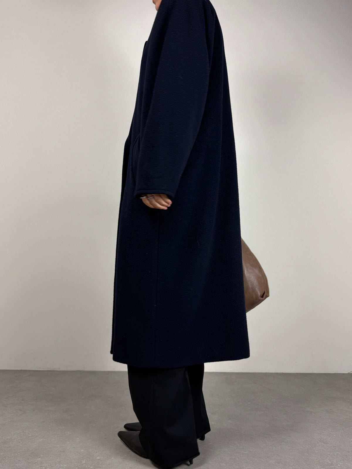 Cappotto blu a doppiopetto in lana e cashmere