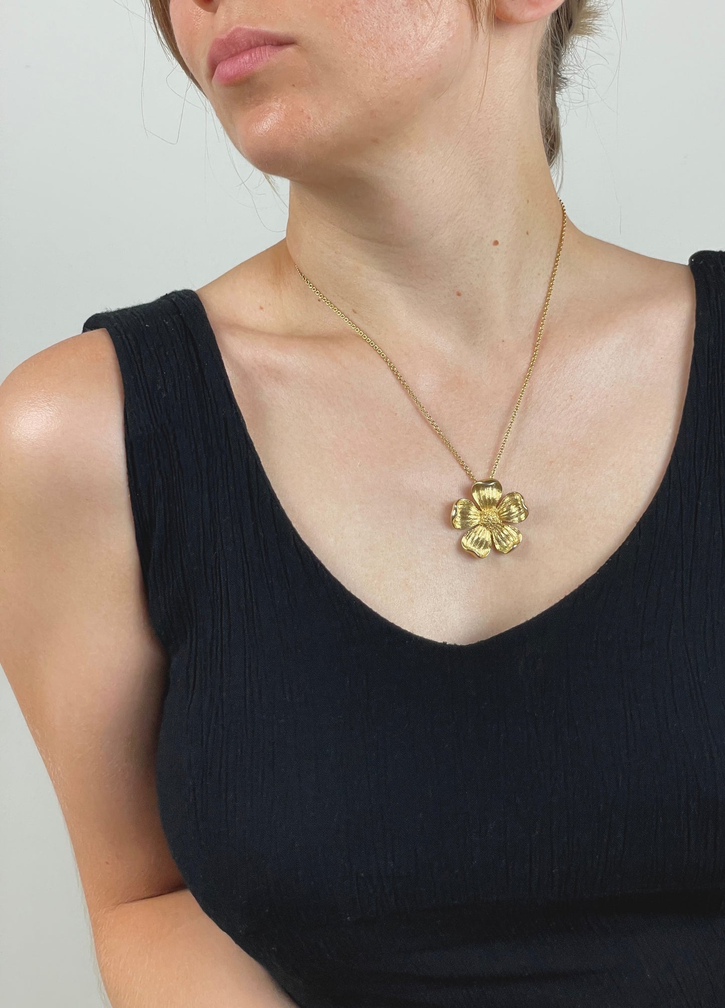 Collana vintage con pendente a fiore