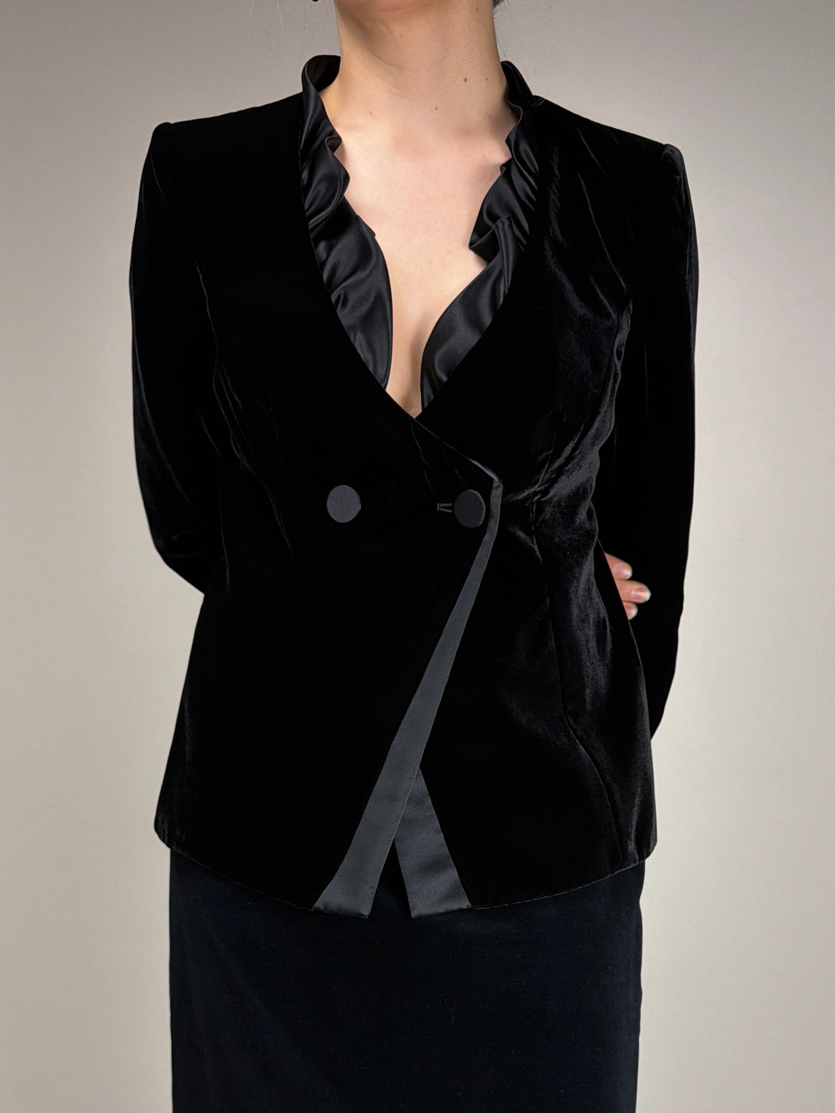 Armani Collezioni blazer in velluto nero con inserto in raso