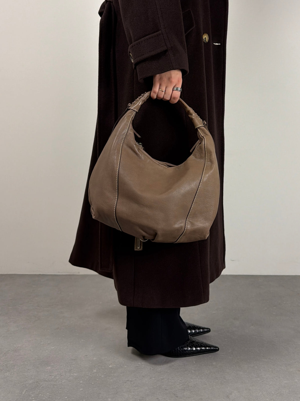 Borsa hobo in vera pelle color tortora
