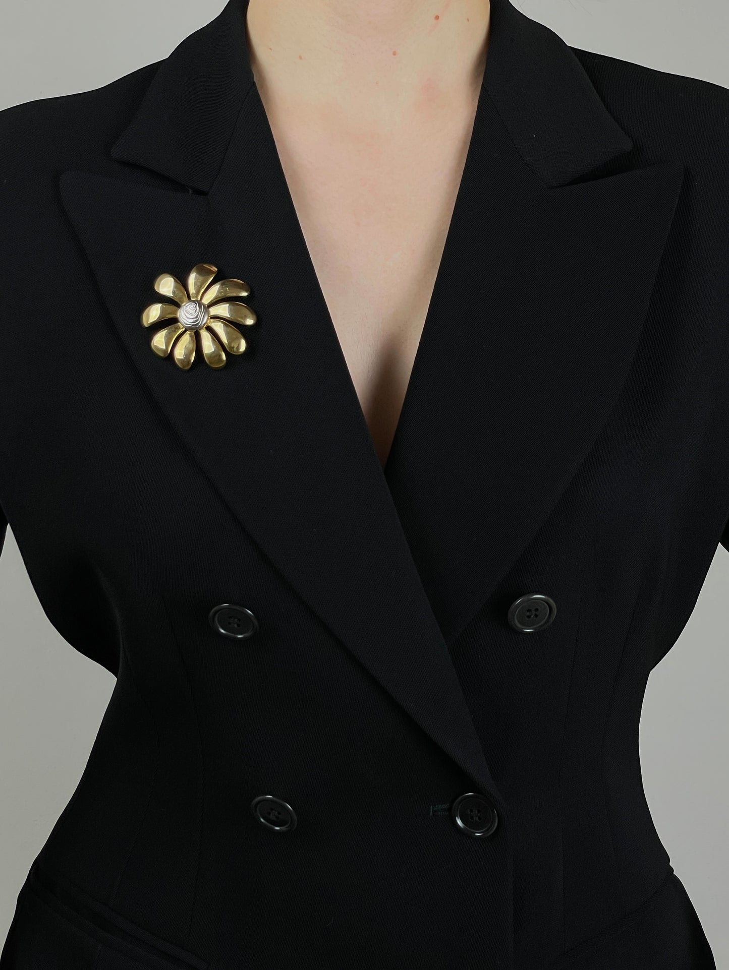 Flower brooch