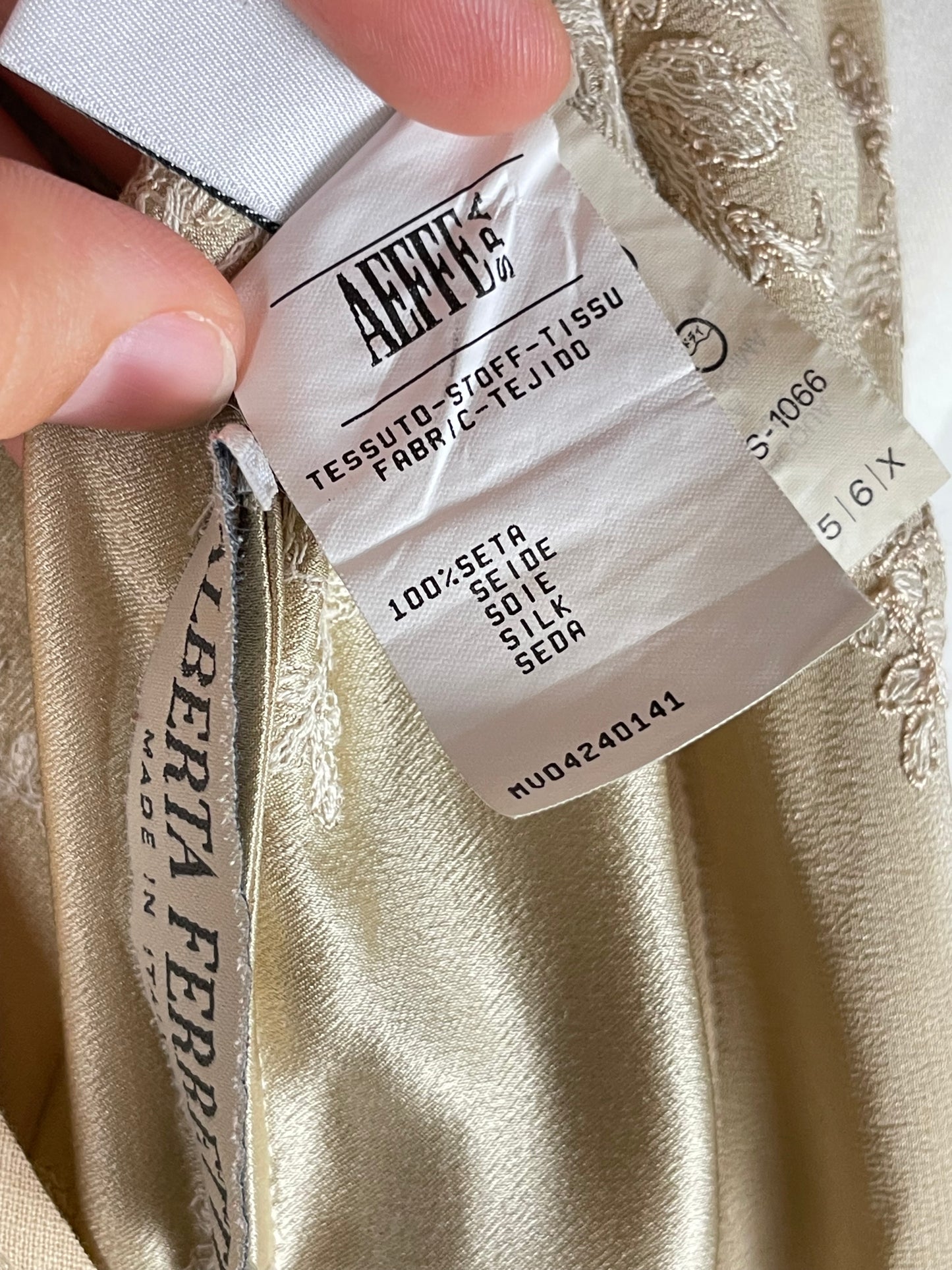 Alberta Ferretti abito in pura seta ricamata