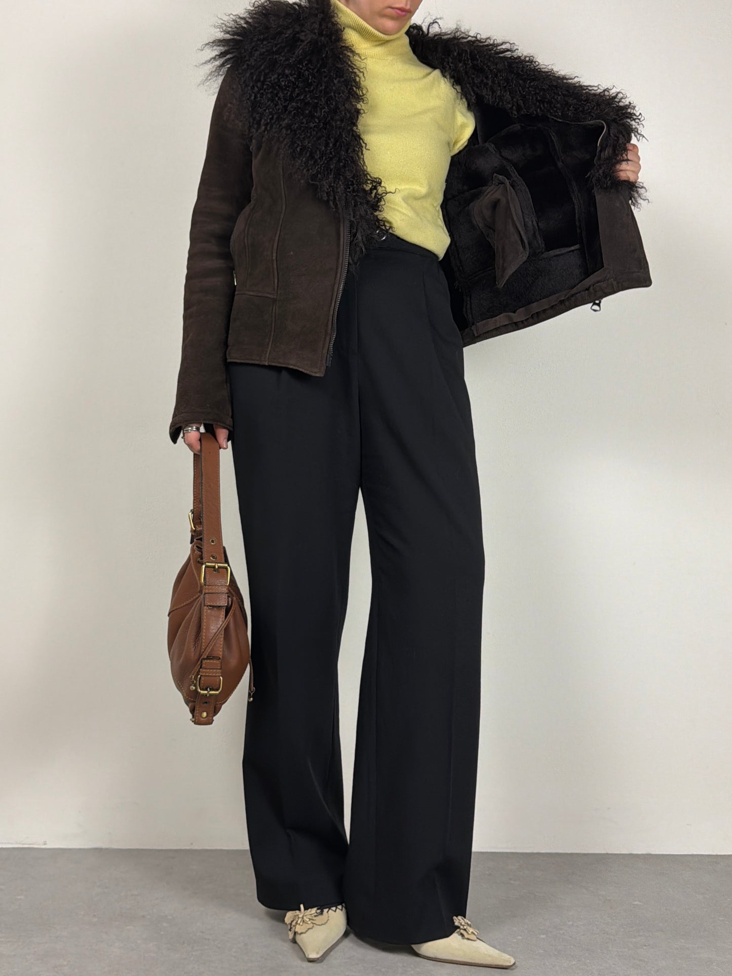 Shearling marrone con collo in pelliccia di Mongolia