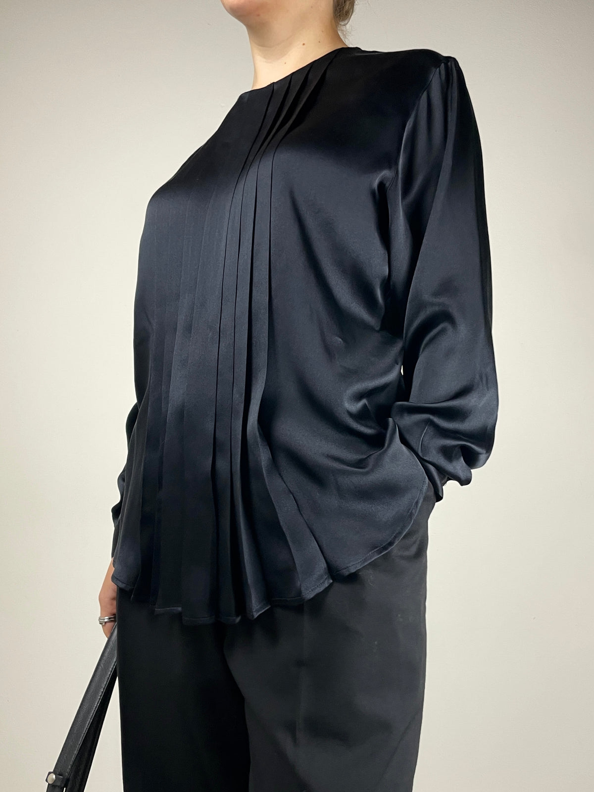 Blusa vintage in pura seta nera