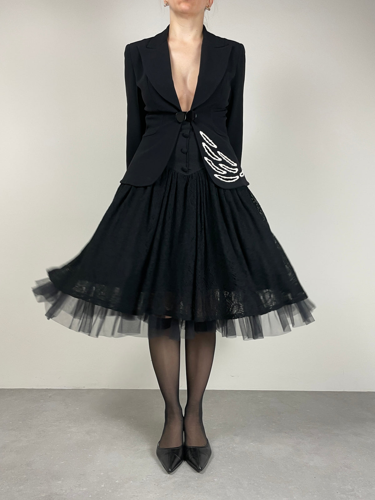 Gonna vintage in pizzo di lana con baschina sagomata