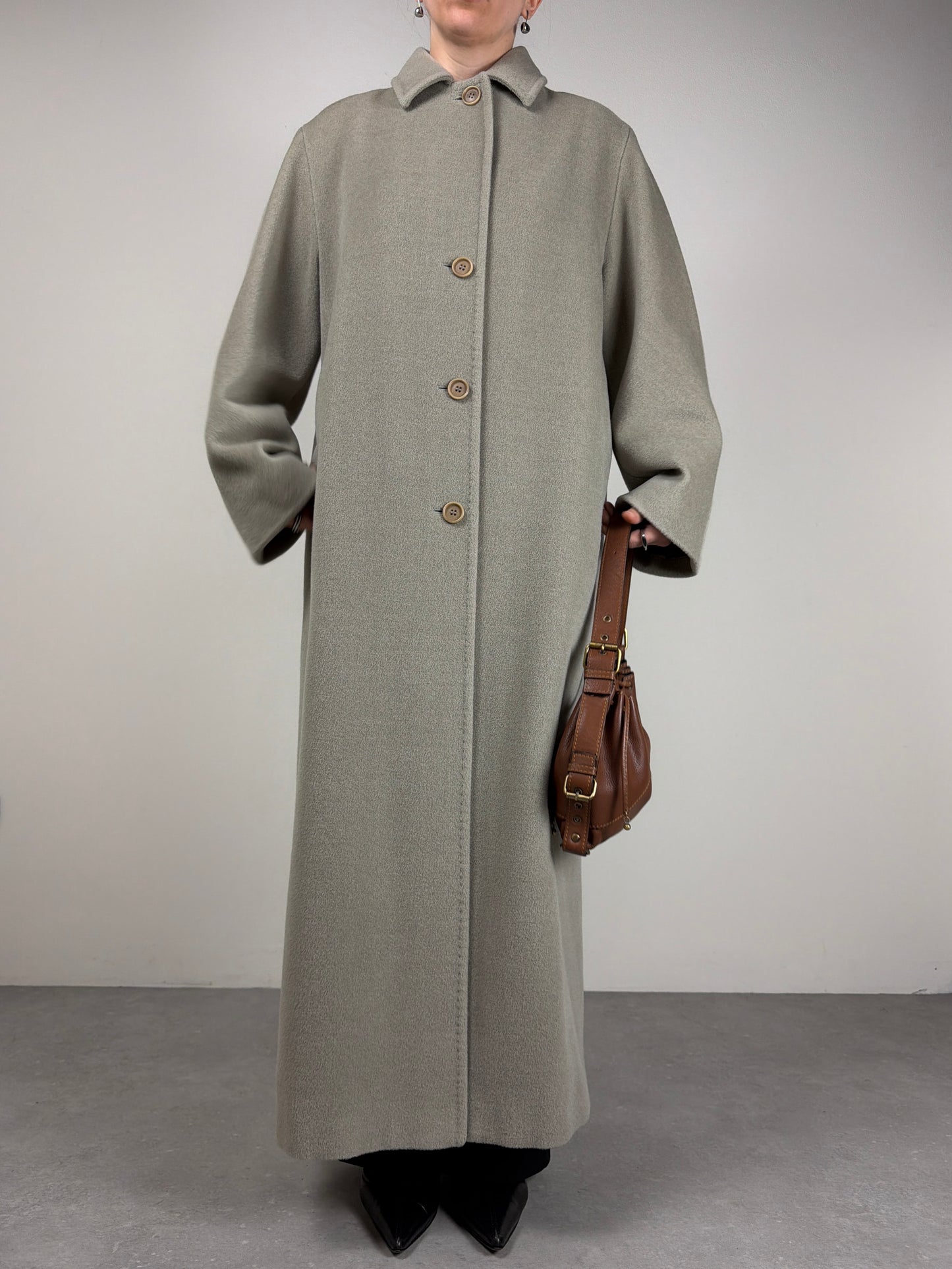 Cappotto lungo in pura lana vergine color grigio sabbia