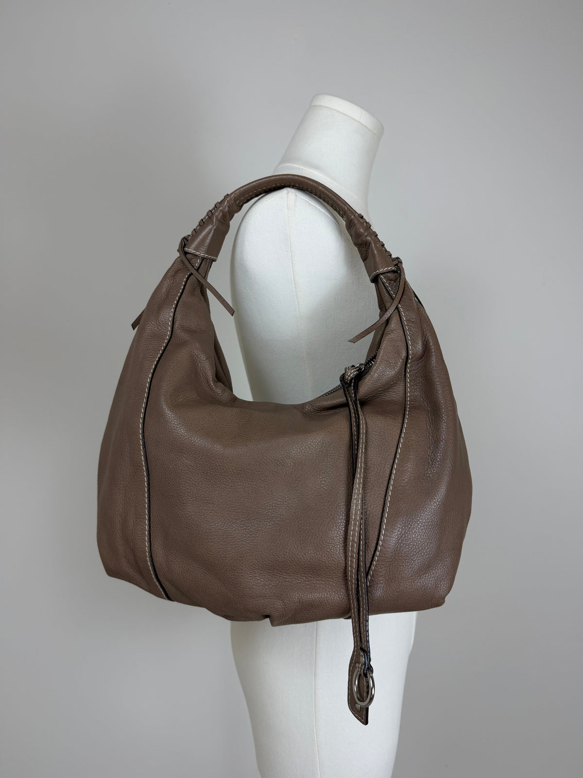 Borsa hobo in vera pelle color tortora