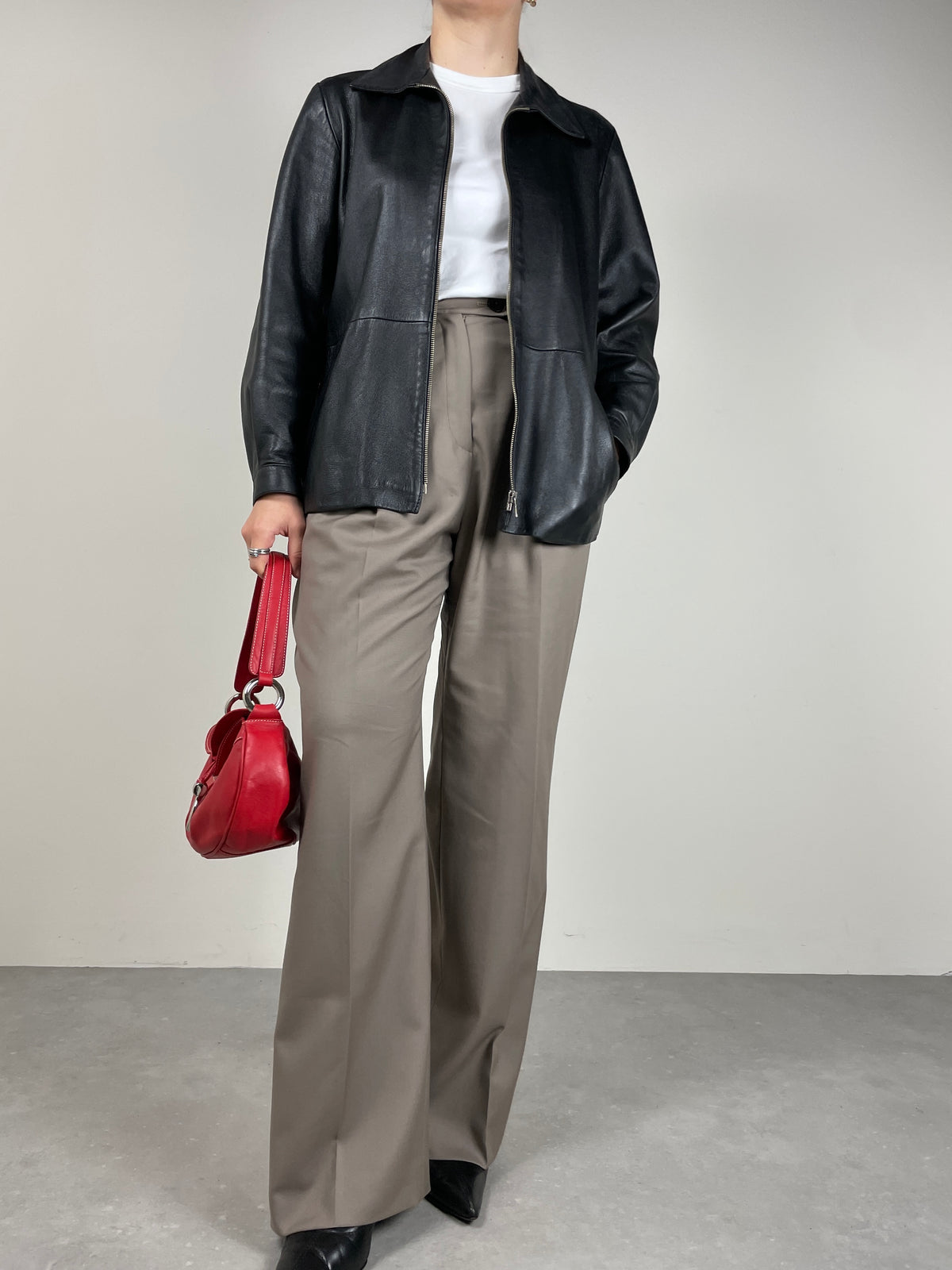Giacca minimal in vera pelle nera