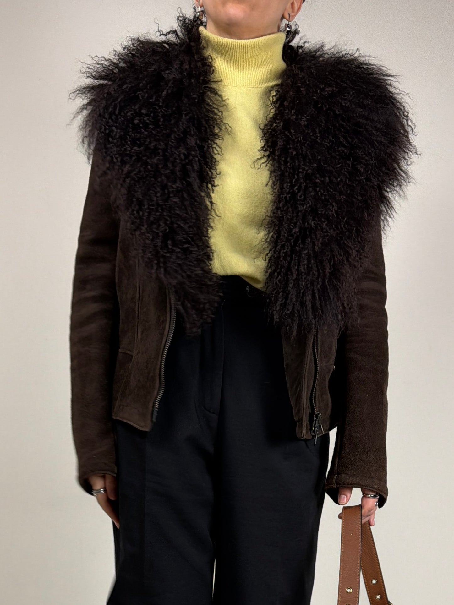 Shearling marrone con collo in pelliccia di Mongolia