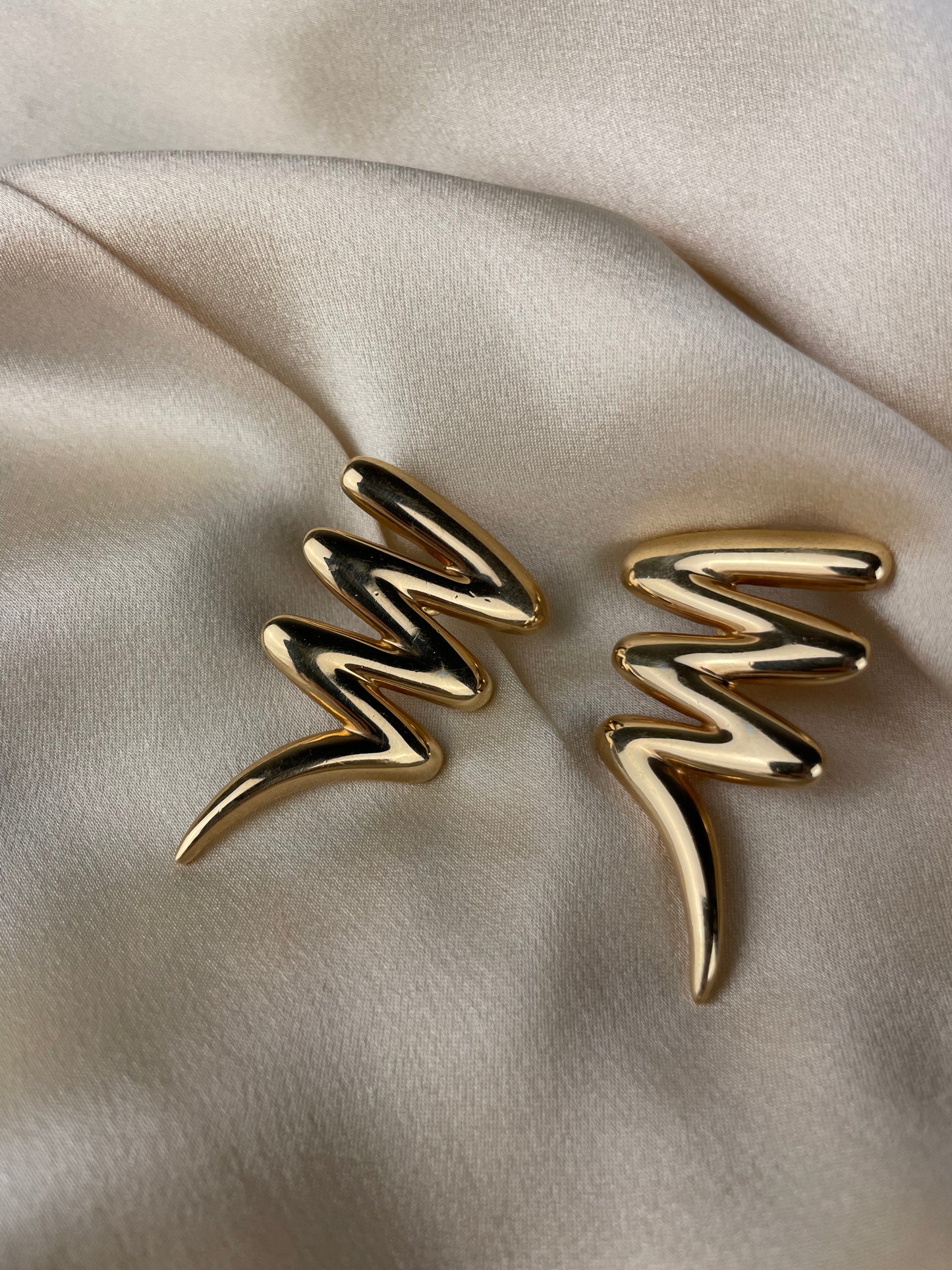 Vintage line earrings