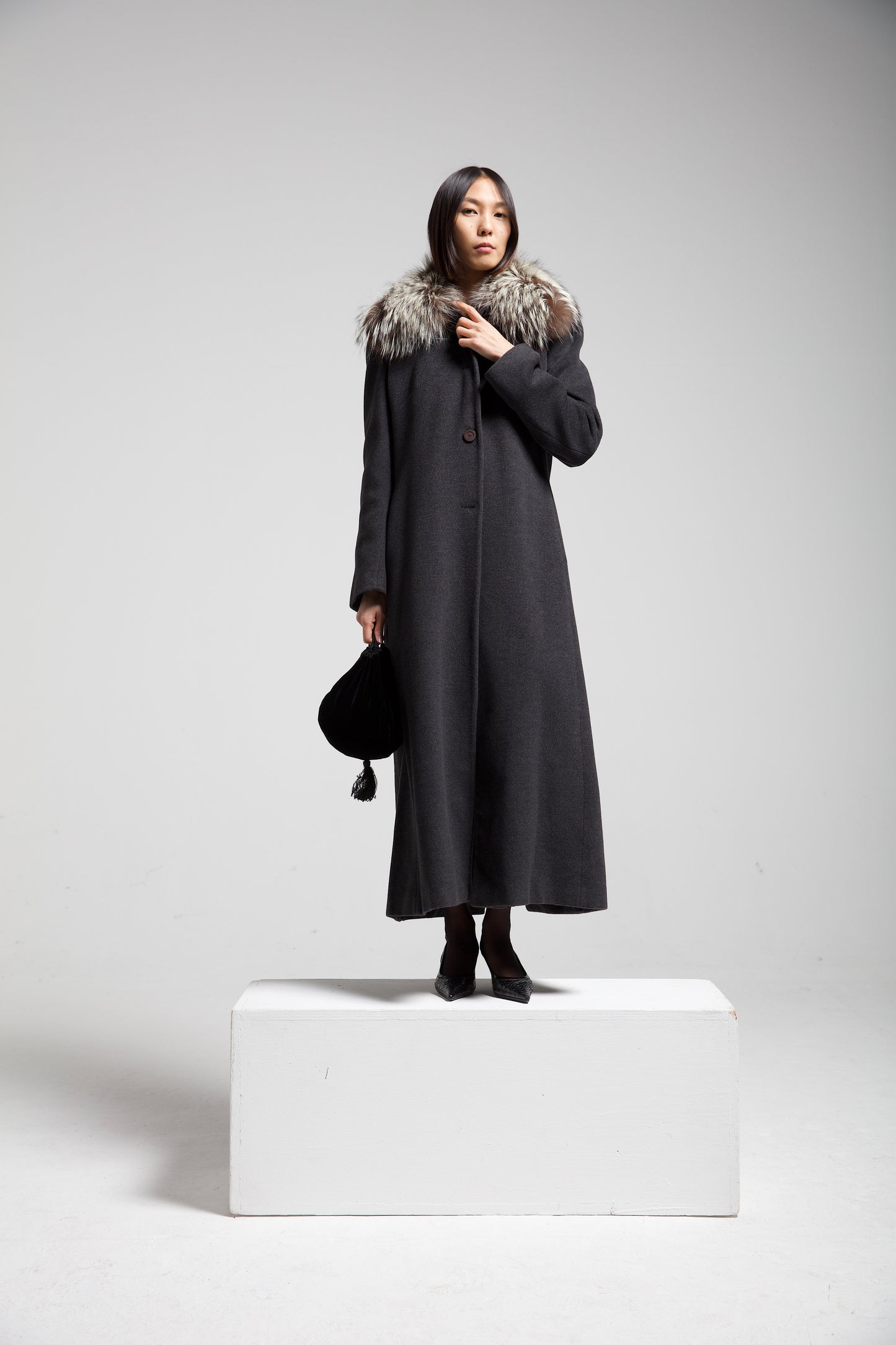 Cappotto in lana e cashmere con collo di volpe