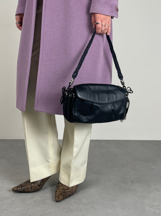 Borsa baguette in pelle nera con manico intrecciato