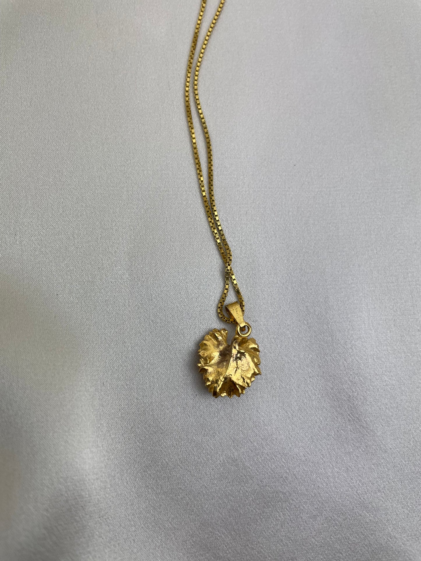 Collana con vera foglia ricoperta in argento 925