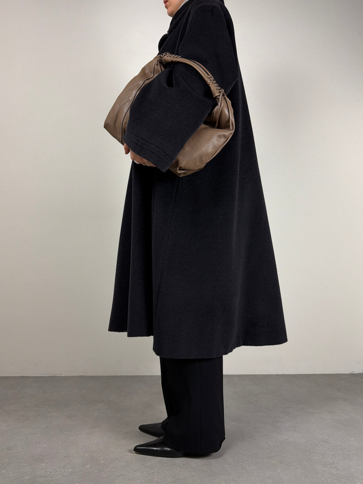 Borsa hobo in vera pelle color tortora