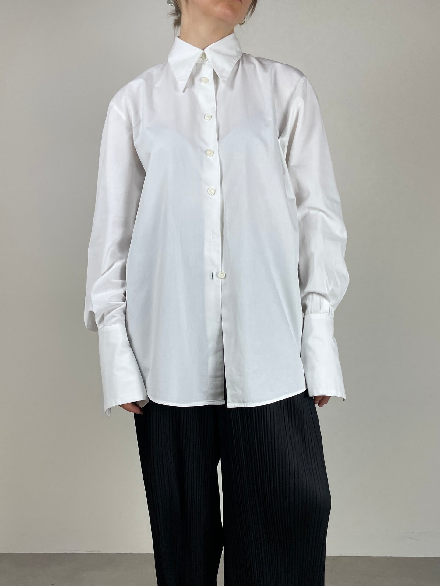 Camicia minimal con polsini alti