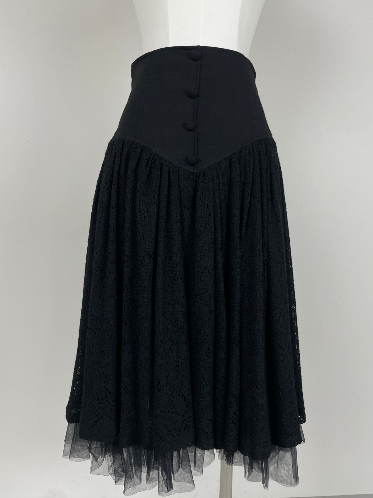 Gonna vintage in pizzo di lana con baschina sagomata