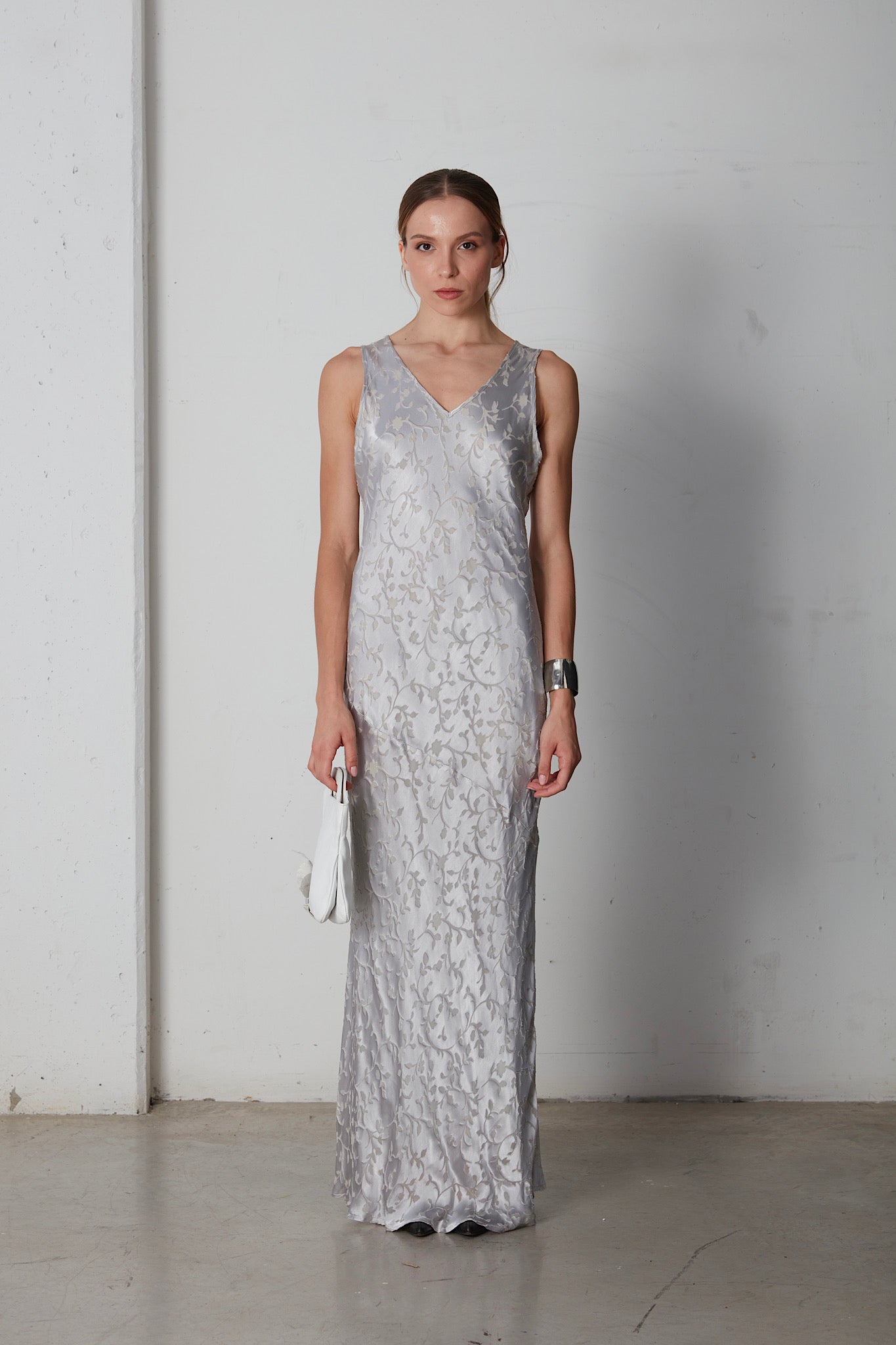 Abito lungo in jacquard floreale di viscosa e seta