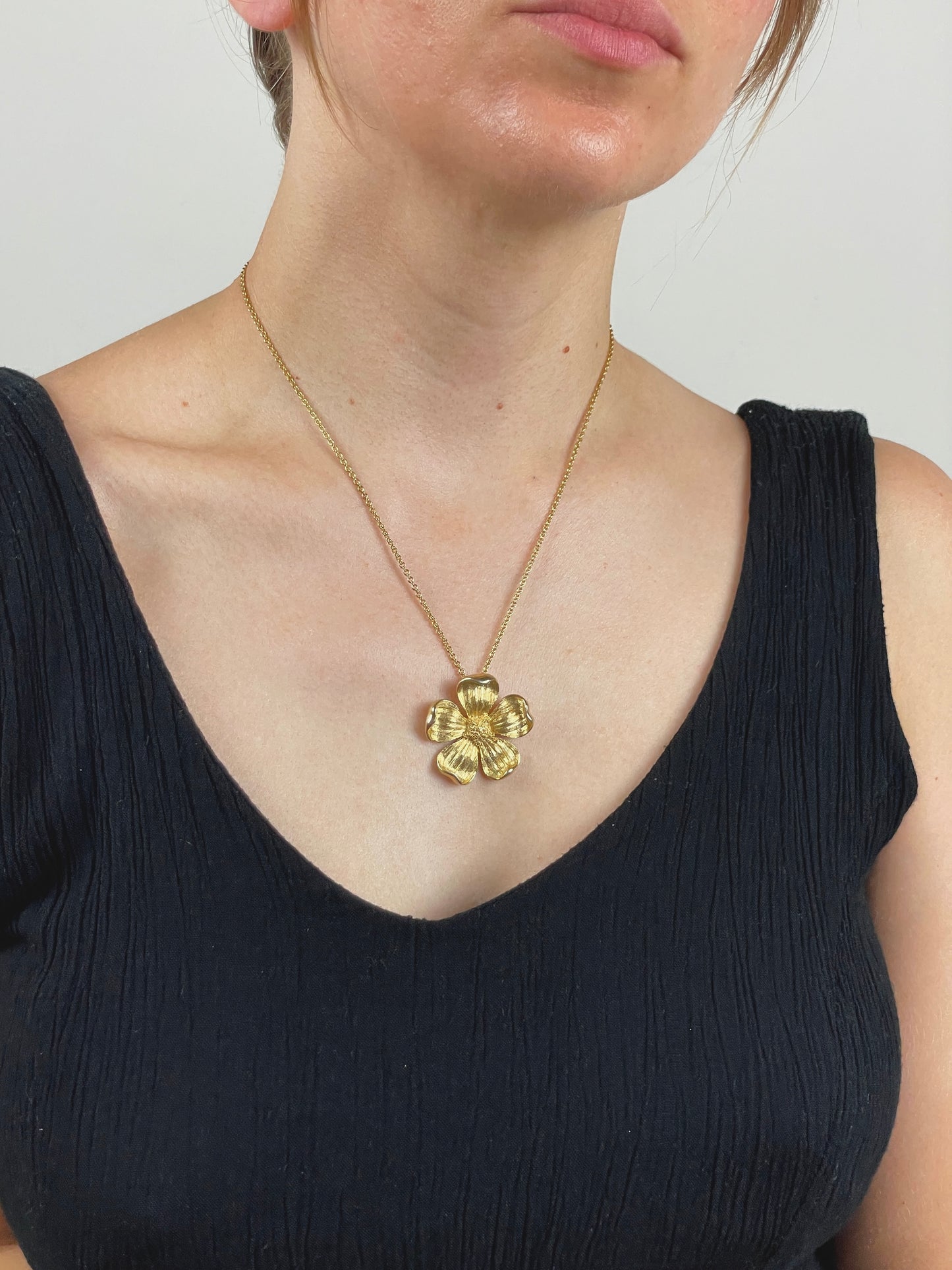 Collana vintage con pendente a fiore