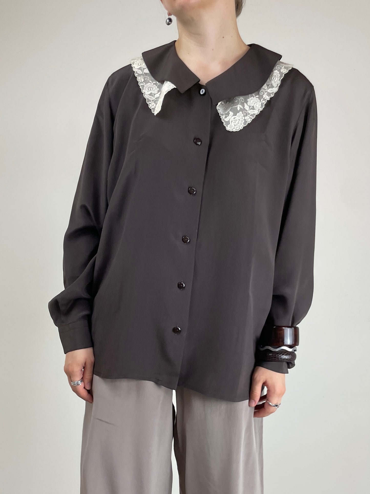 Camicia in pura seta con colletto in pizzo