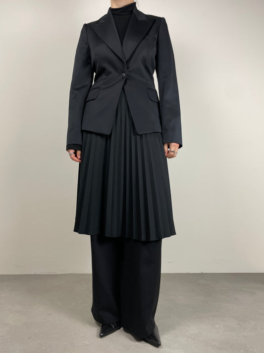 Blazer nero in lana con tagli