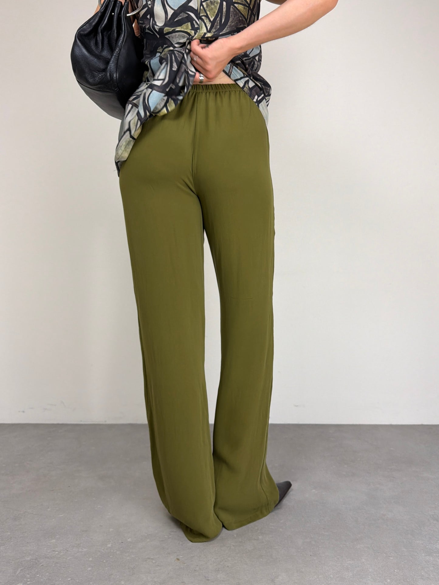 Pantalone vintage in seta verde oliva