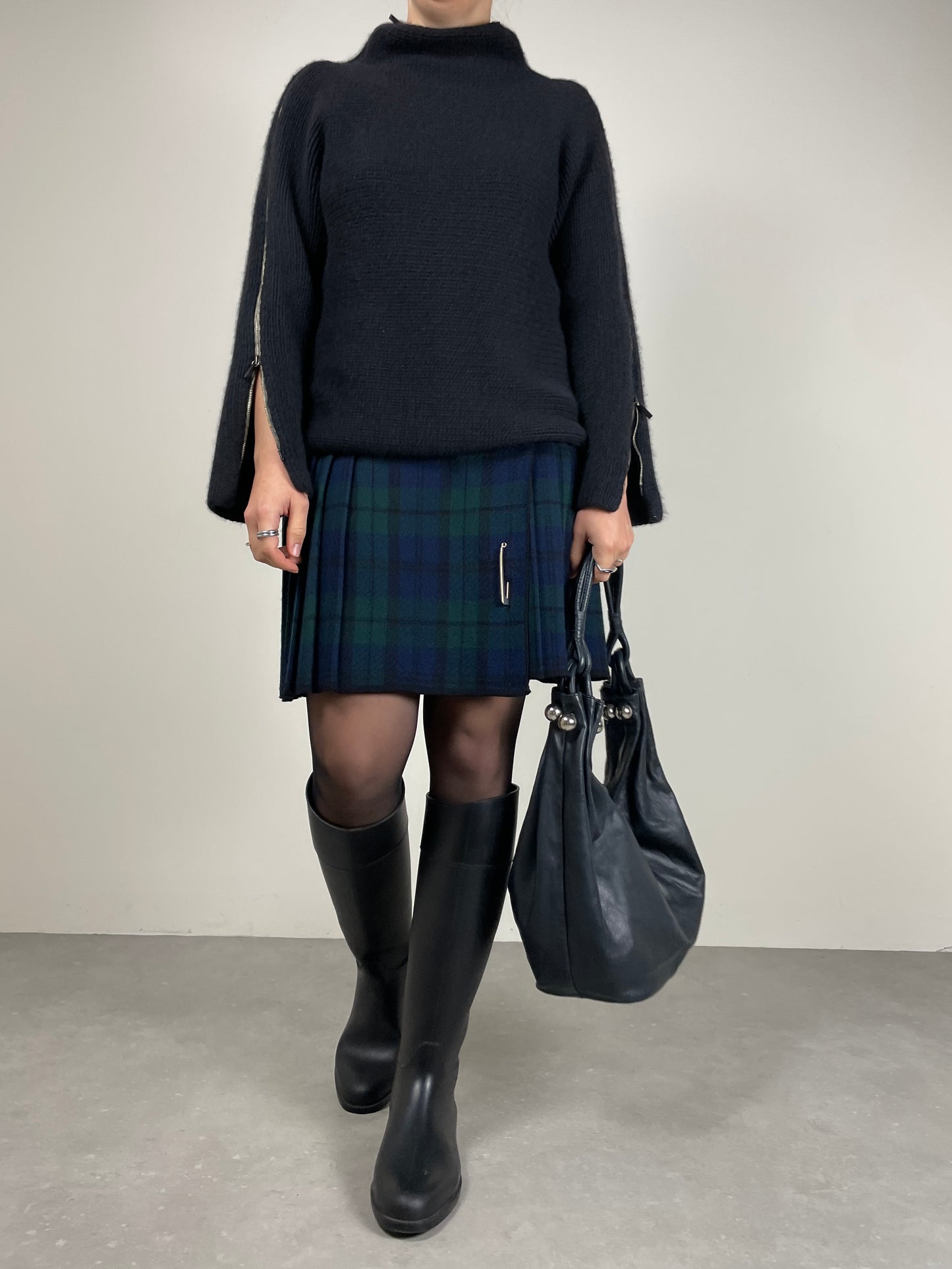 Gonna in maglia di lana tartan a pieghe con spilla oro by Luisa Spagnoli