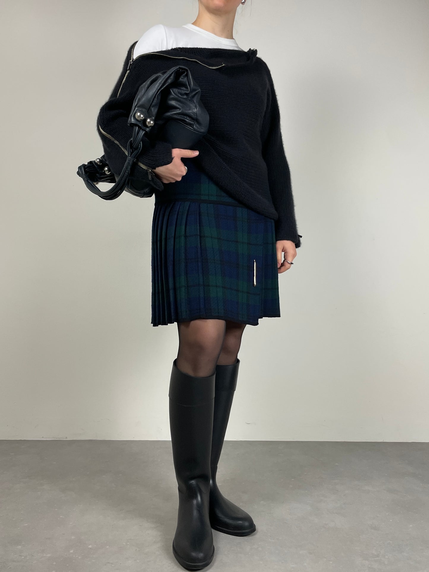 Gonna in maglia di lana tartan a pieghe con spilla oro by Luisa Spagnoli