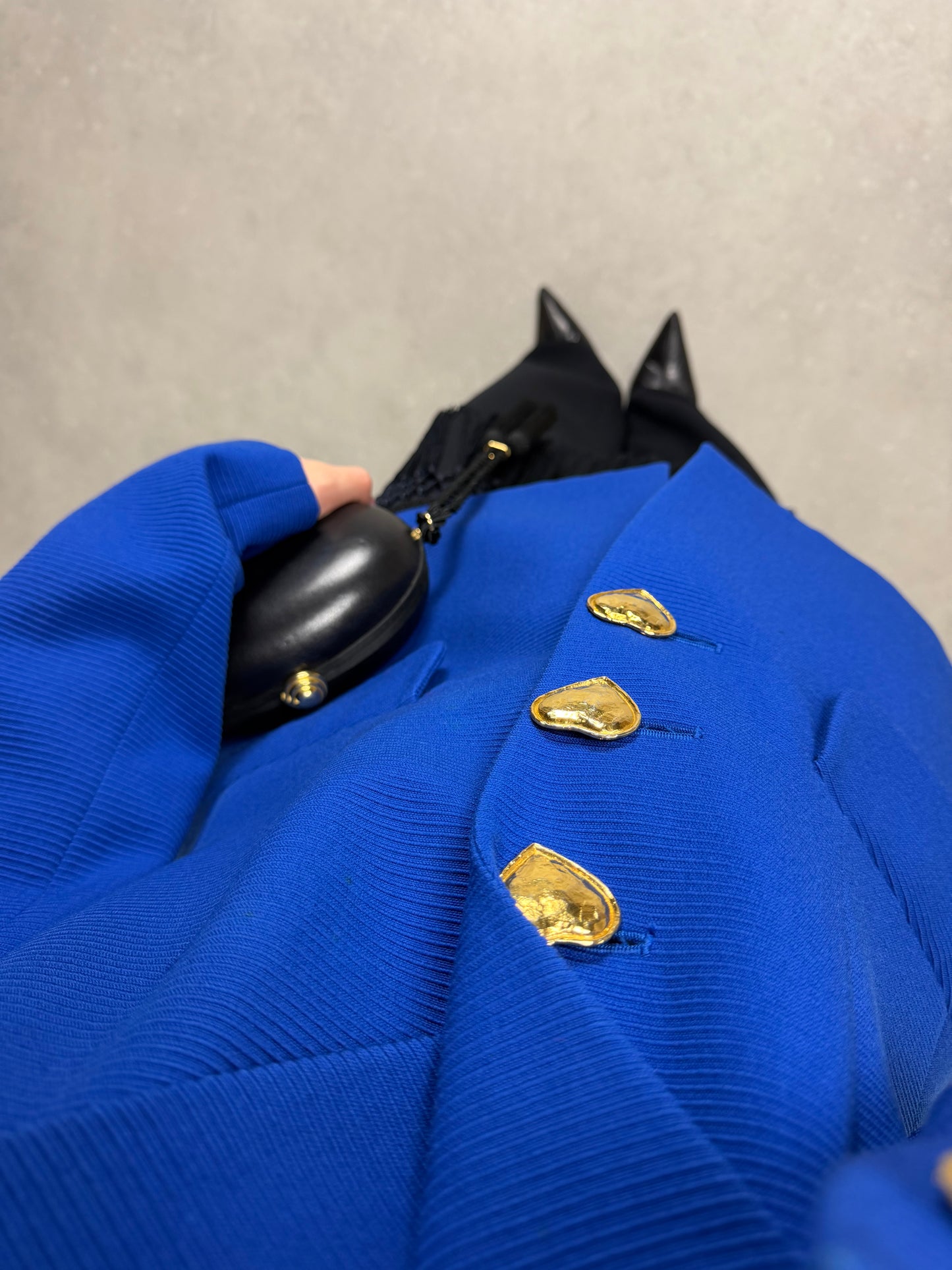 Yves Saint Laurent blazer iconico con i bottoni a cuore