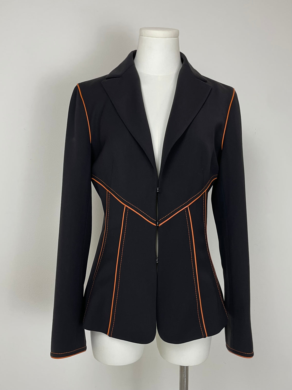 Blazer strutturato con profili in pelle arancione
