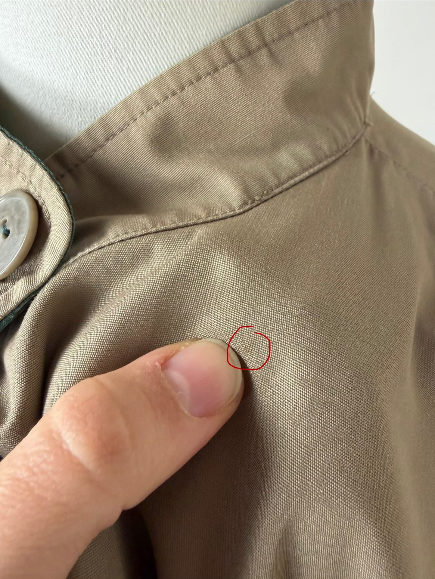 Trench double-face color verde mirto e sabbia