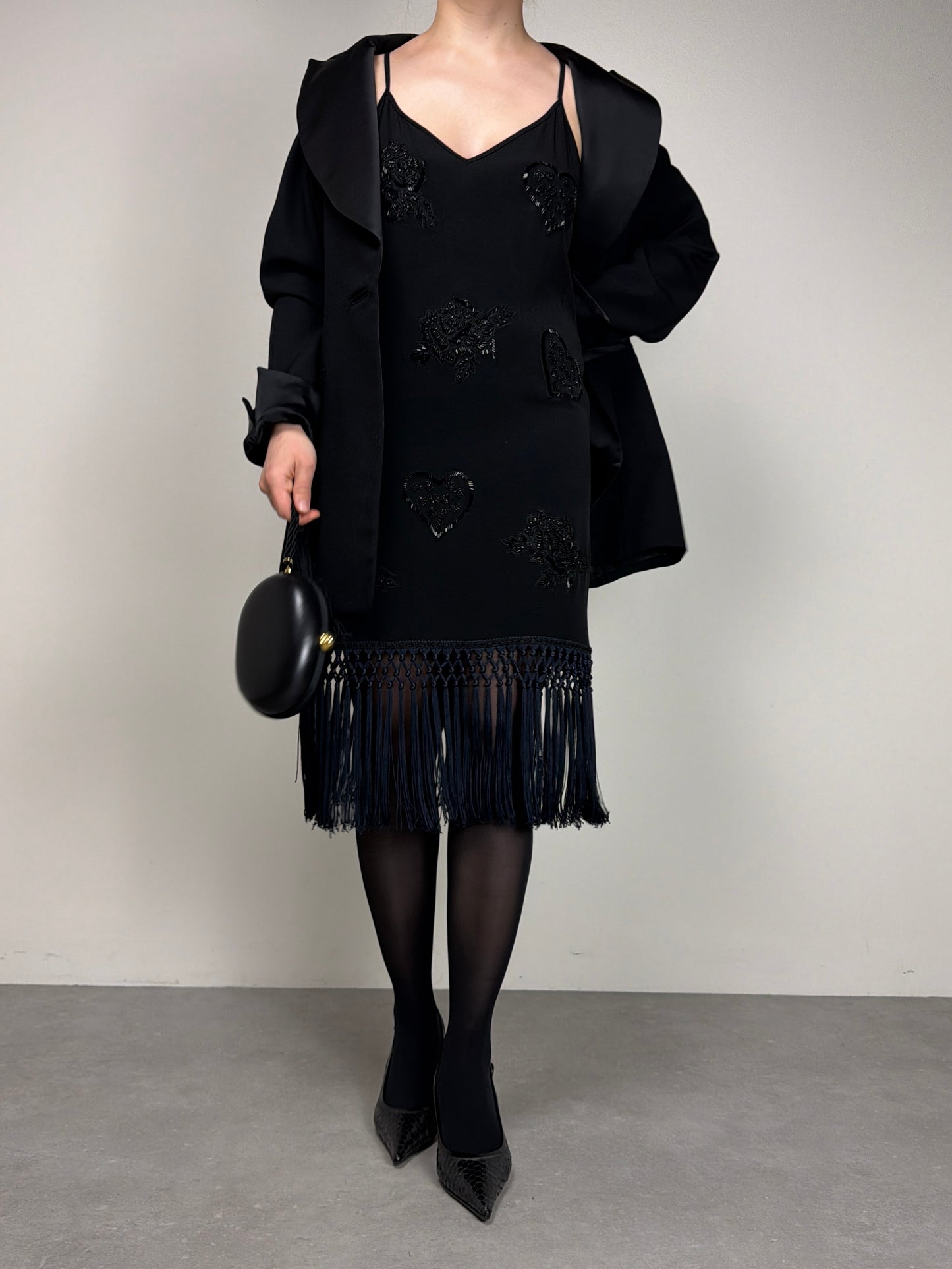 Abito vintage con frange e ricami