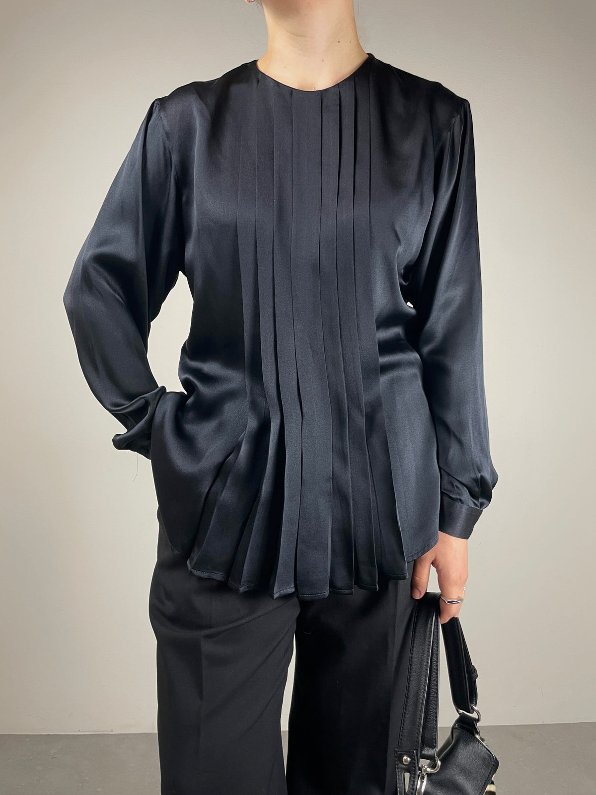 Blusa vintage in pura seta nera