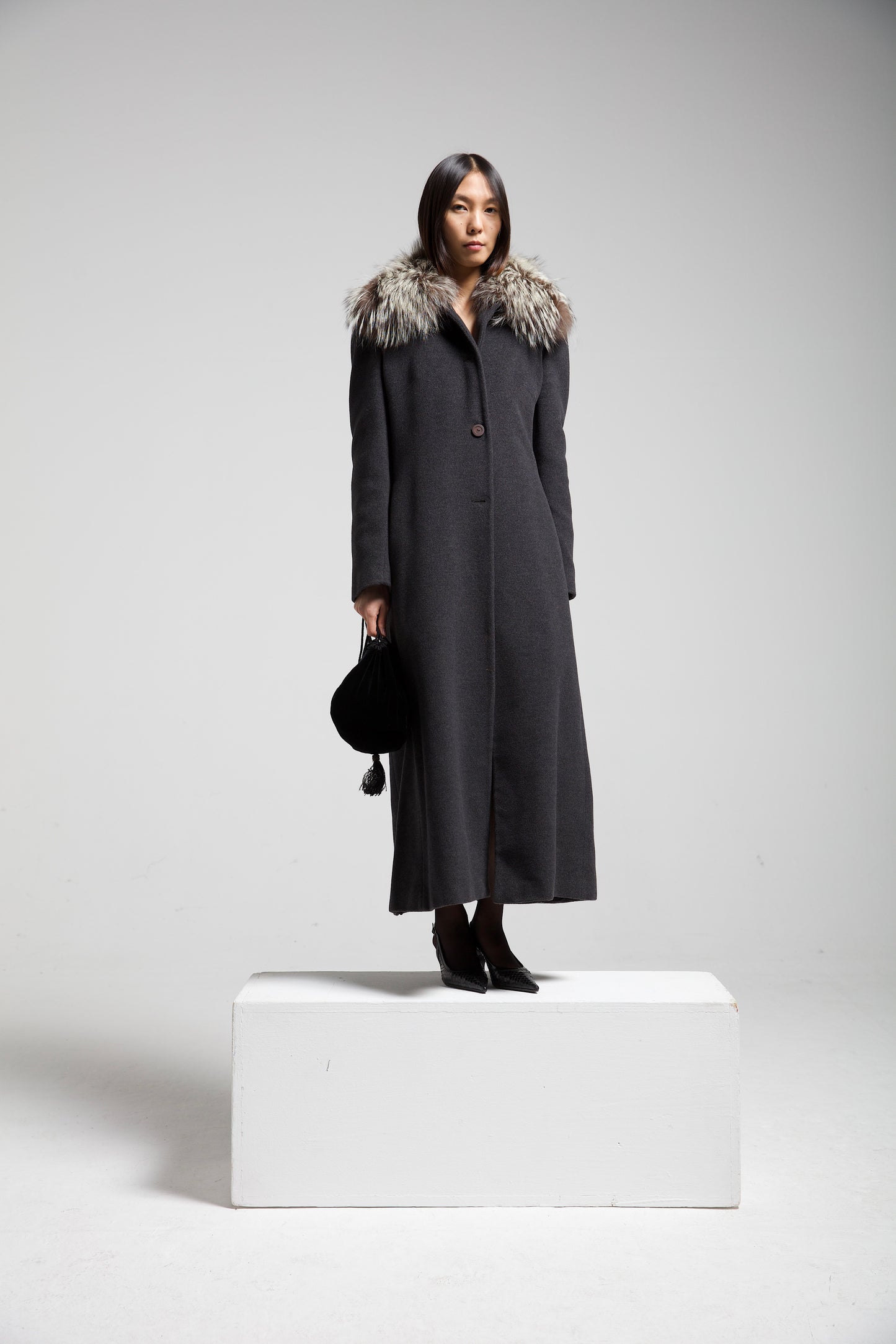 Cappotto in lana e cashmere con collo di volpe