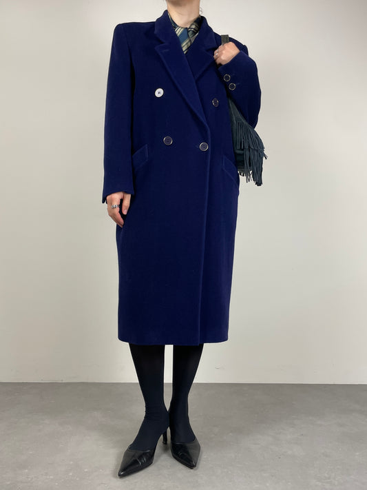 Cappotto vintage color mirtillo, in angora, lana e cashgora tessuto Piacenza