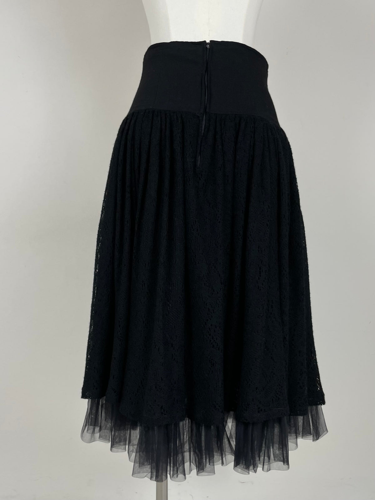 Gonna vintage in pizzo di lana con baschina sagomata