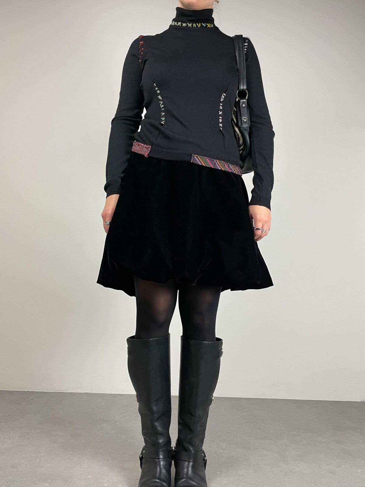 MOSCHINO maglione in lana con ricami manuali