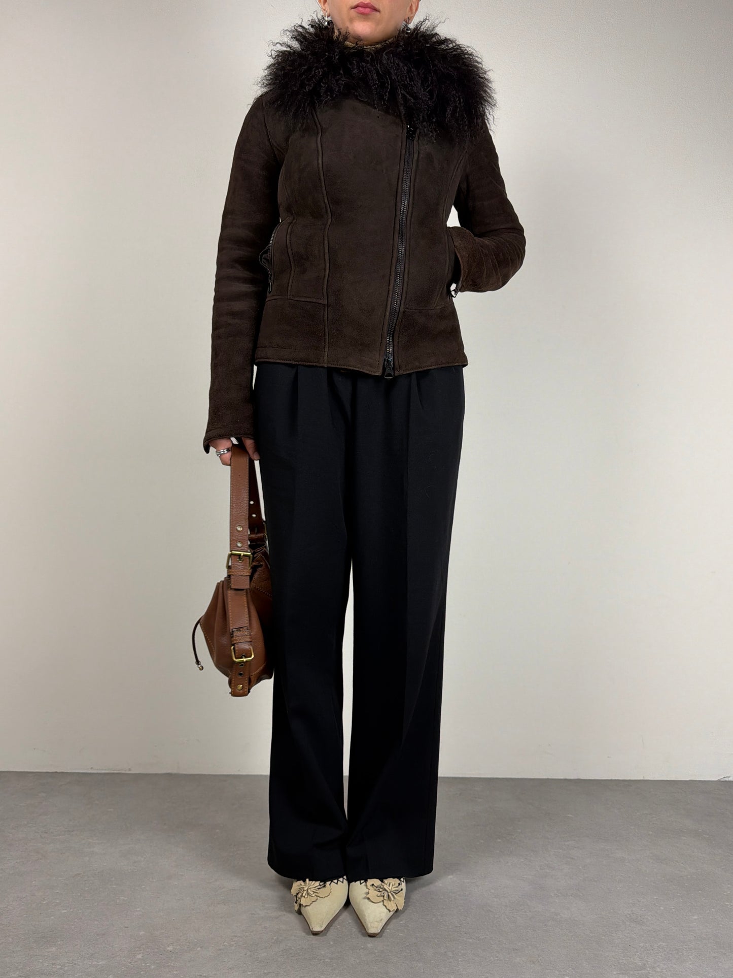 Shearling marrone con collo in pelliccia di Mongolia