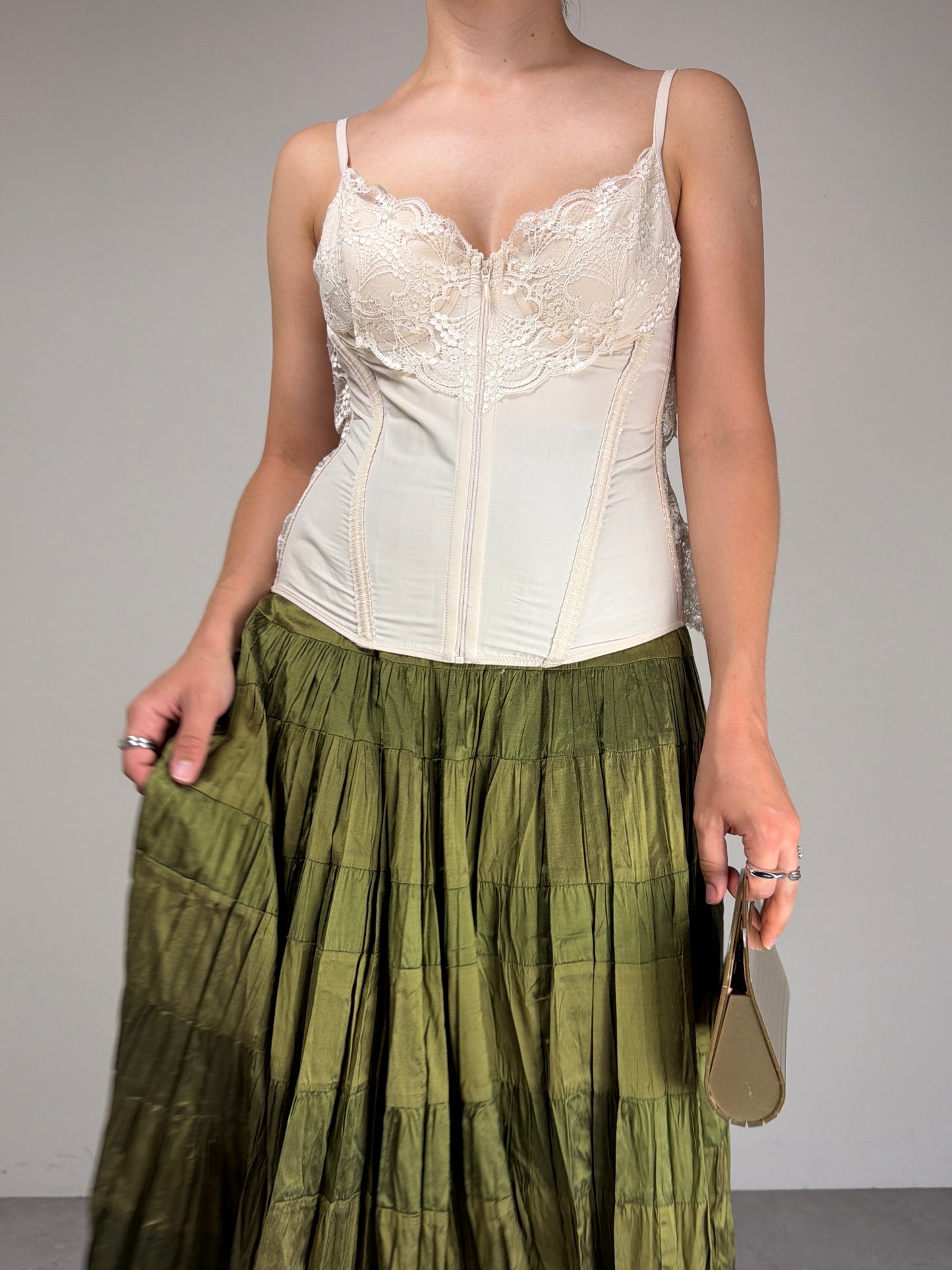 Bustino La Perla con pizzo