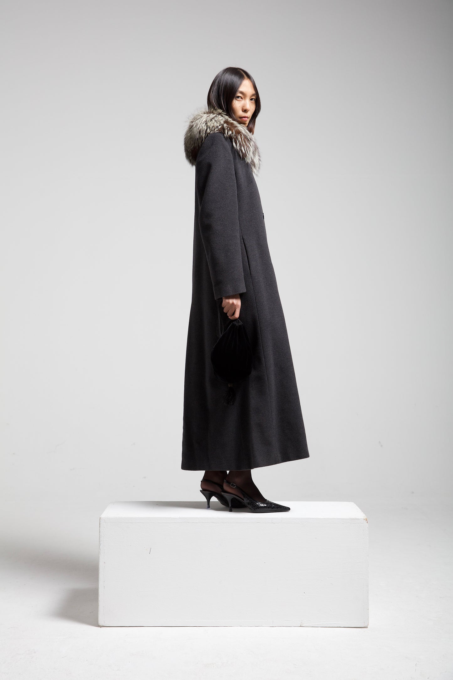 Cappotto in lana e cashmere con collo di volpe