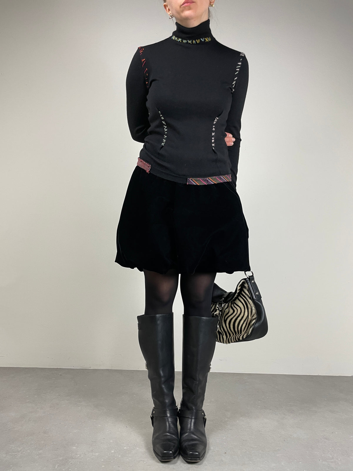 MOSCHINO maglione in lana con ricami manuali