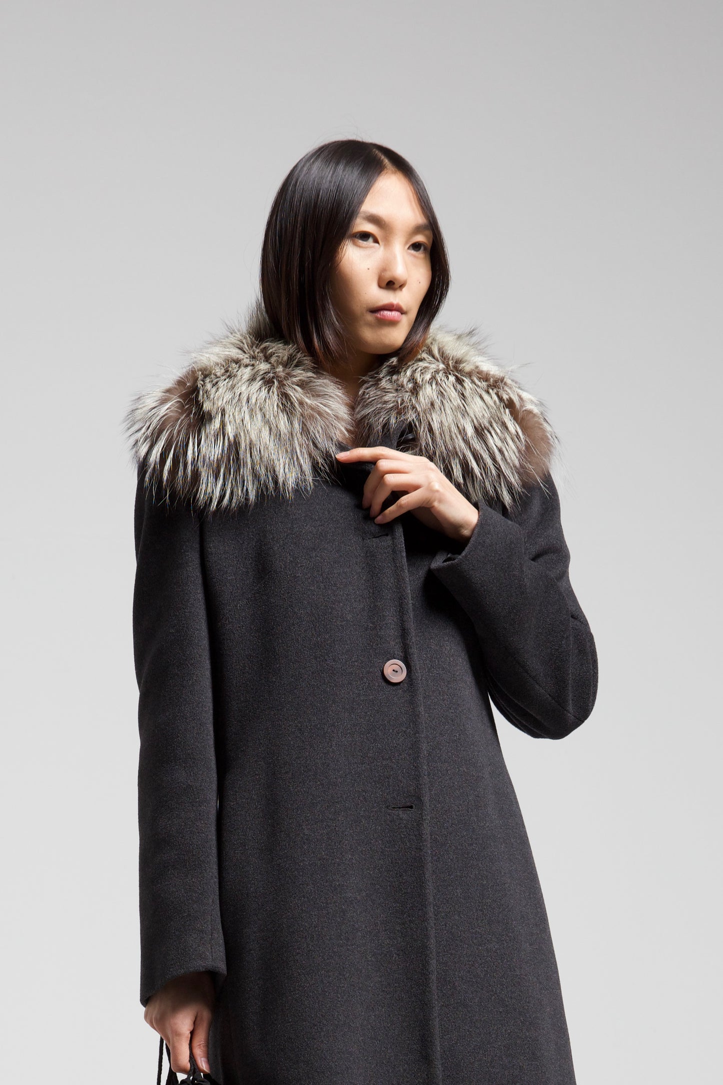 Cappotto in lana e cashmere con collo di volpe