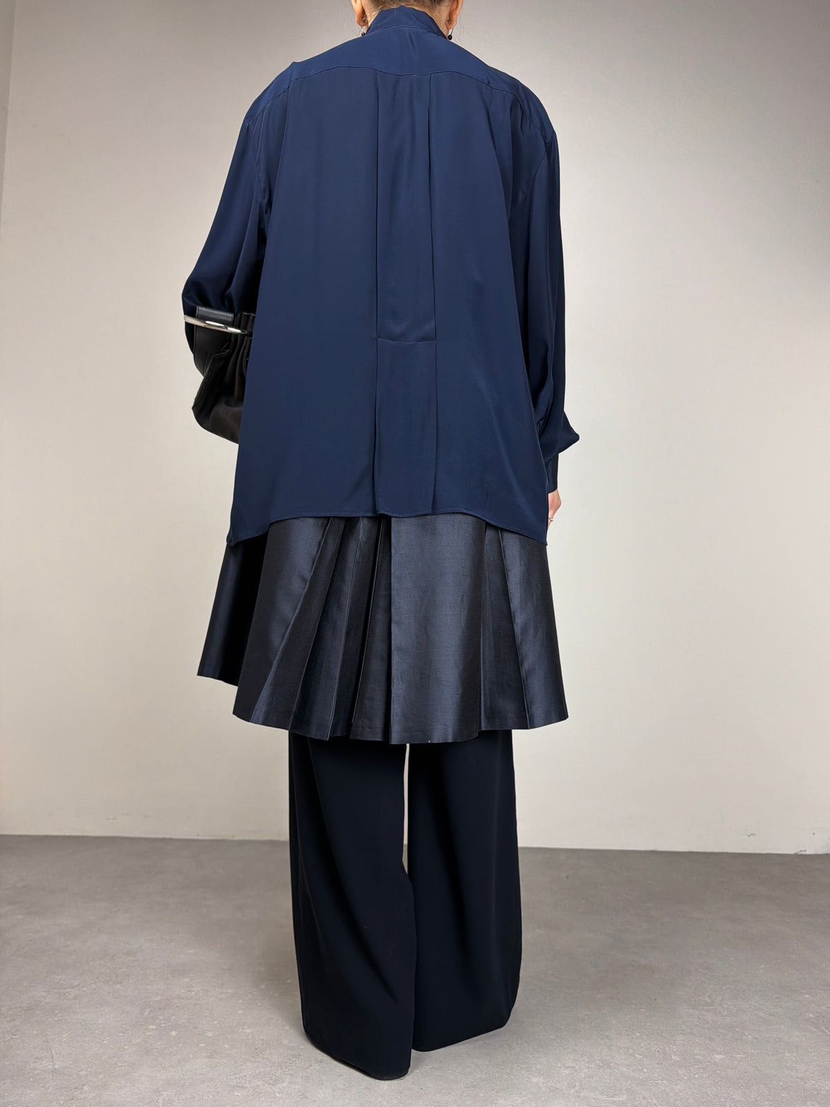 Blusa in pura seta blu