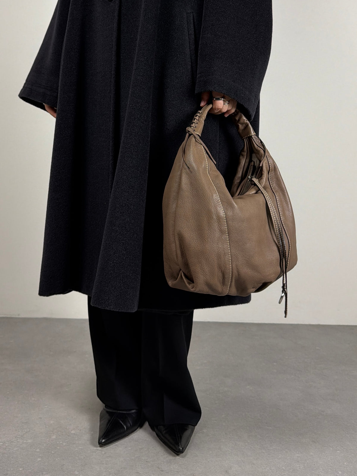 Borsa hobo in vera pelle color tortora
