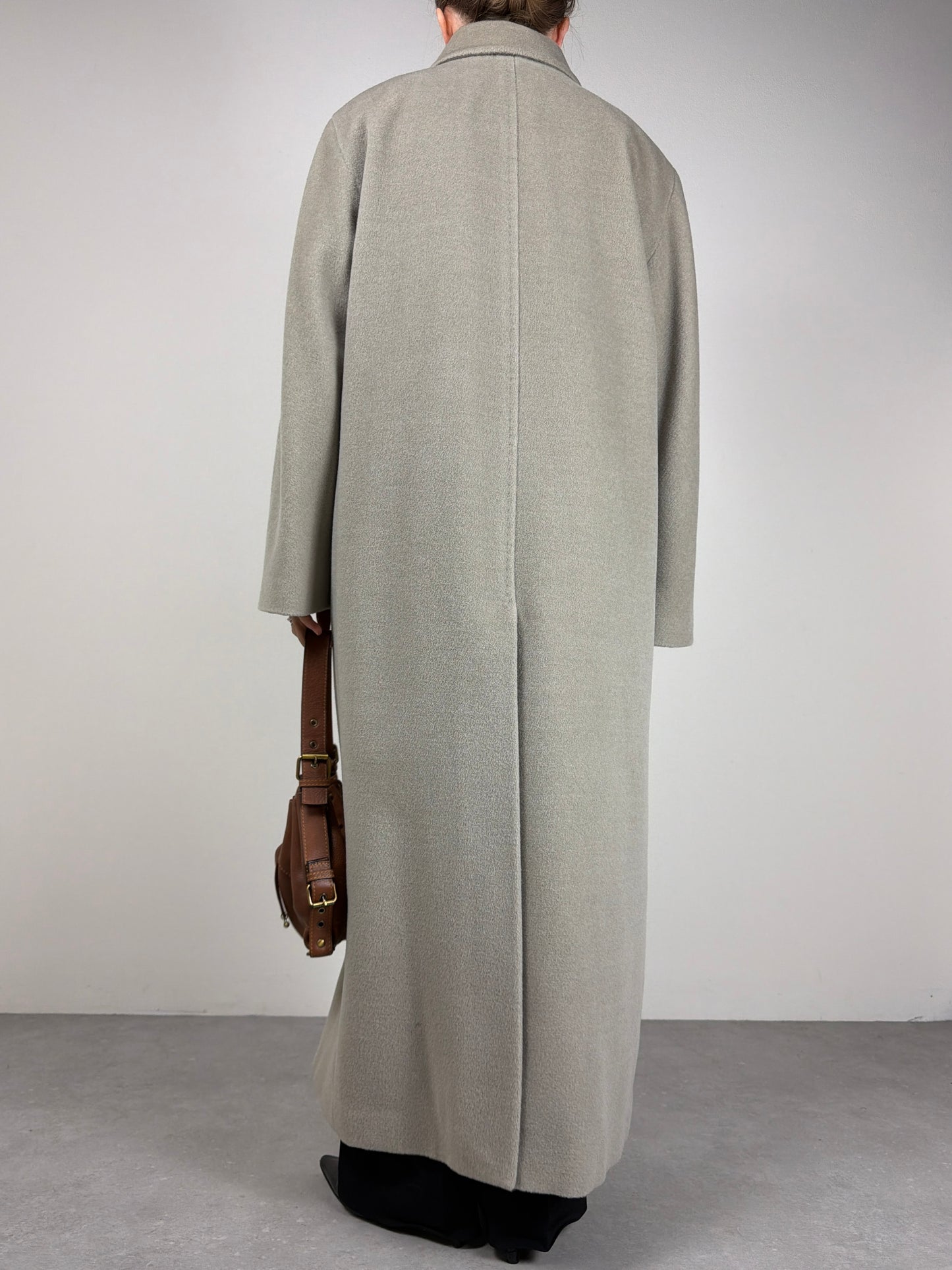 Cappotto lungo in pura lana vergine color grigio sabbia