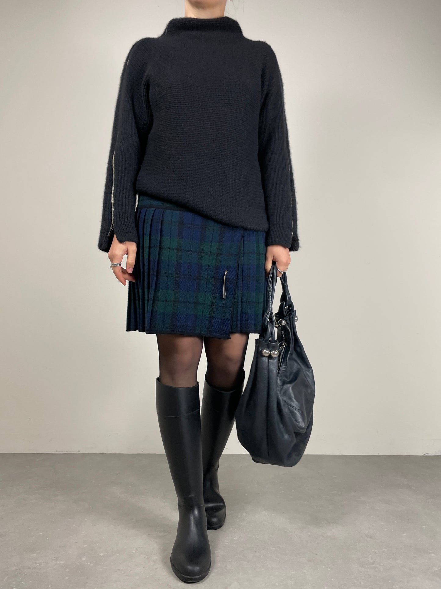 Gonna in maglia di lana tartan a pieghe con spilla oro by Luisa Spagnoli