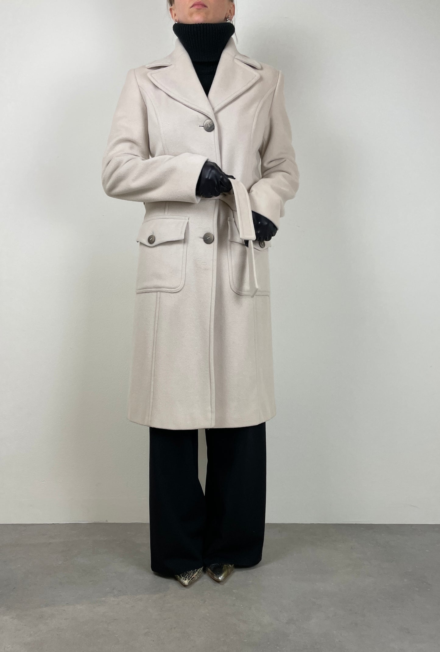 Seashell wool coat